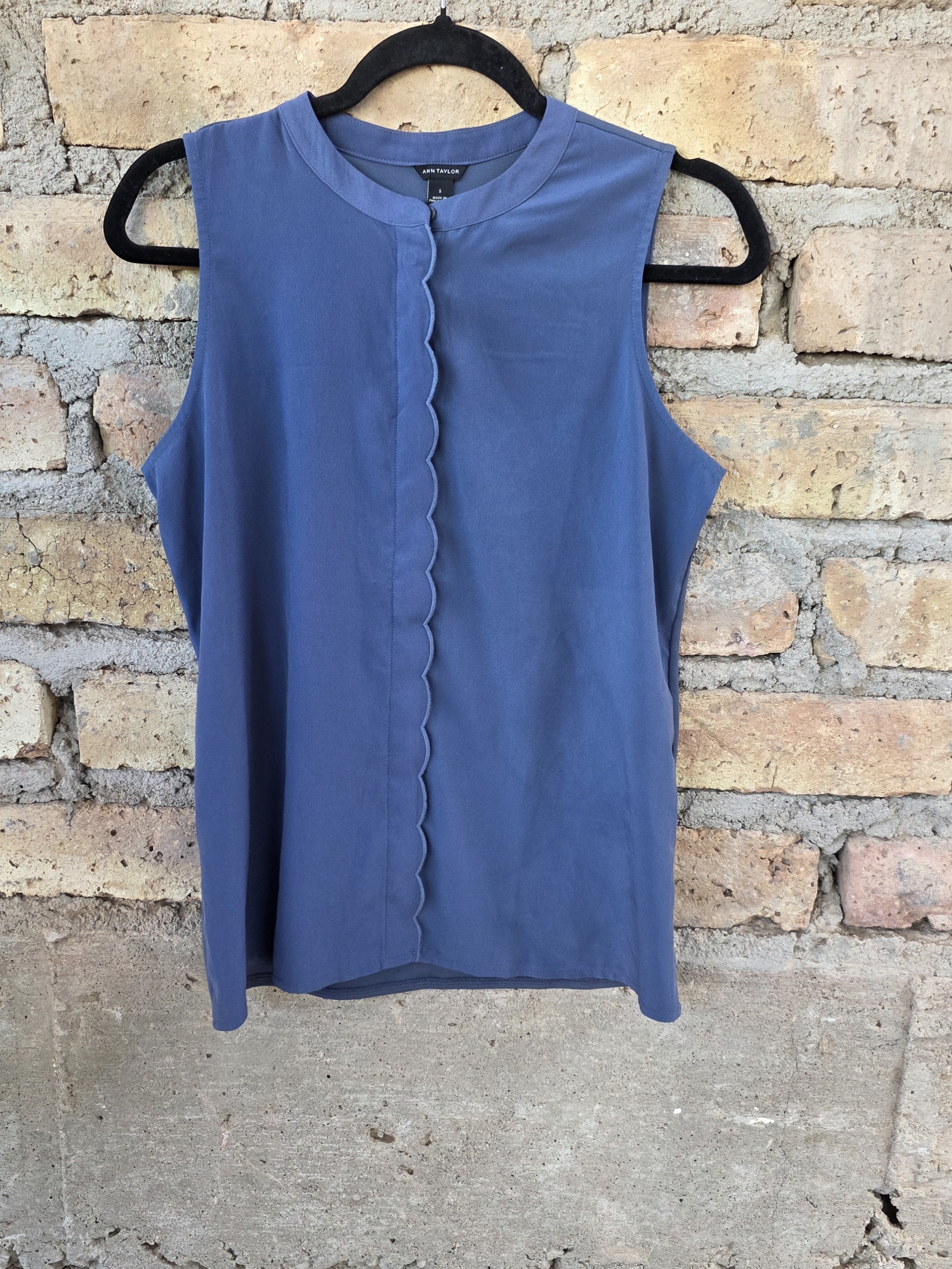 Ann Taylor Sleeveless Scallop-Front Slate Blue Blouse Size - S
